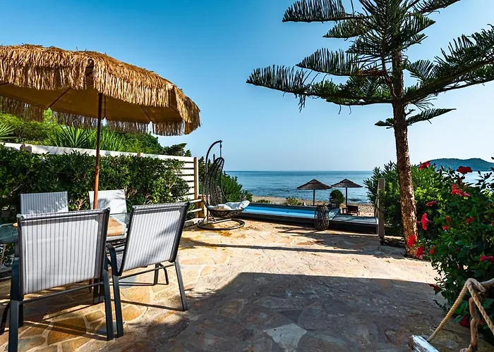 Andriana & Elena - Beachfront Pool
