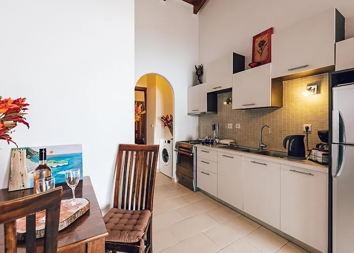 Vila Andriana & Elena - Beachfront Pool