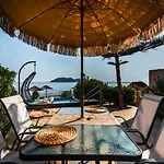 Andriana & Elena - Beachfront Pool
