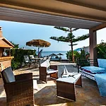 Andriana & Elena - Beachfront Pool Villa Vasilikí