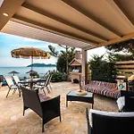 Andriana & Elena - Beachfront Pool *