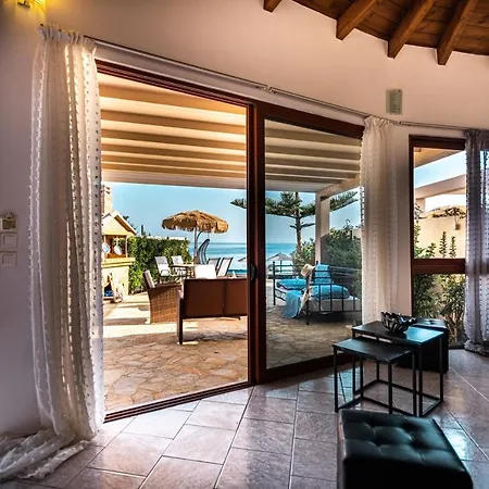 Andriana & Elena - Beachfront Pool Villa Vasilikí