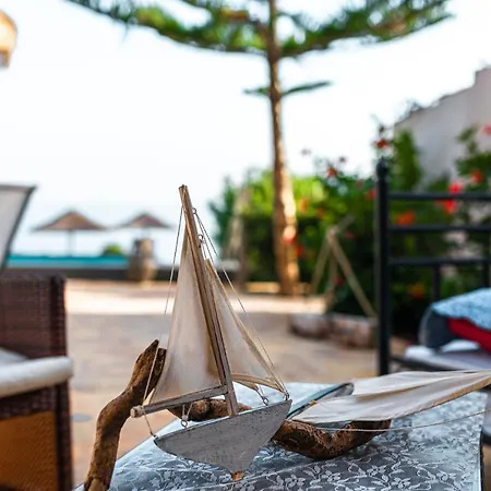 Beachfront Andriana With Mini Pool And Villa Vasilikos (Zakynthos)